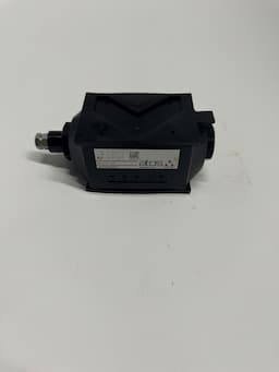 D05, PRESSURE COMPENSATING FLOW CONTROL VALVE, SANDWICH MOUNT